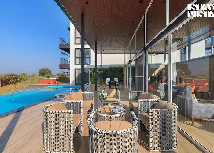 Stayvista At La Mer - Pool, Lawn & Bbq Nashik